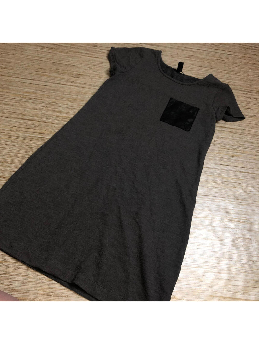 3016 GAP stretch knit tee dress w/ faux leather pocket GRAY sz XS euc